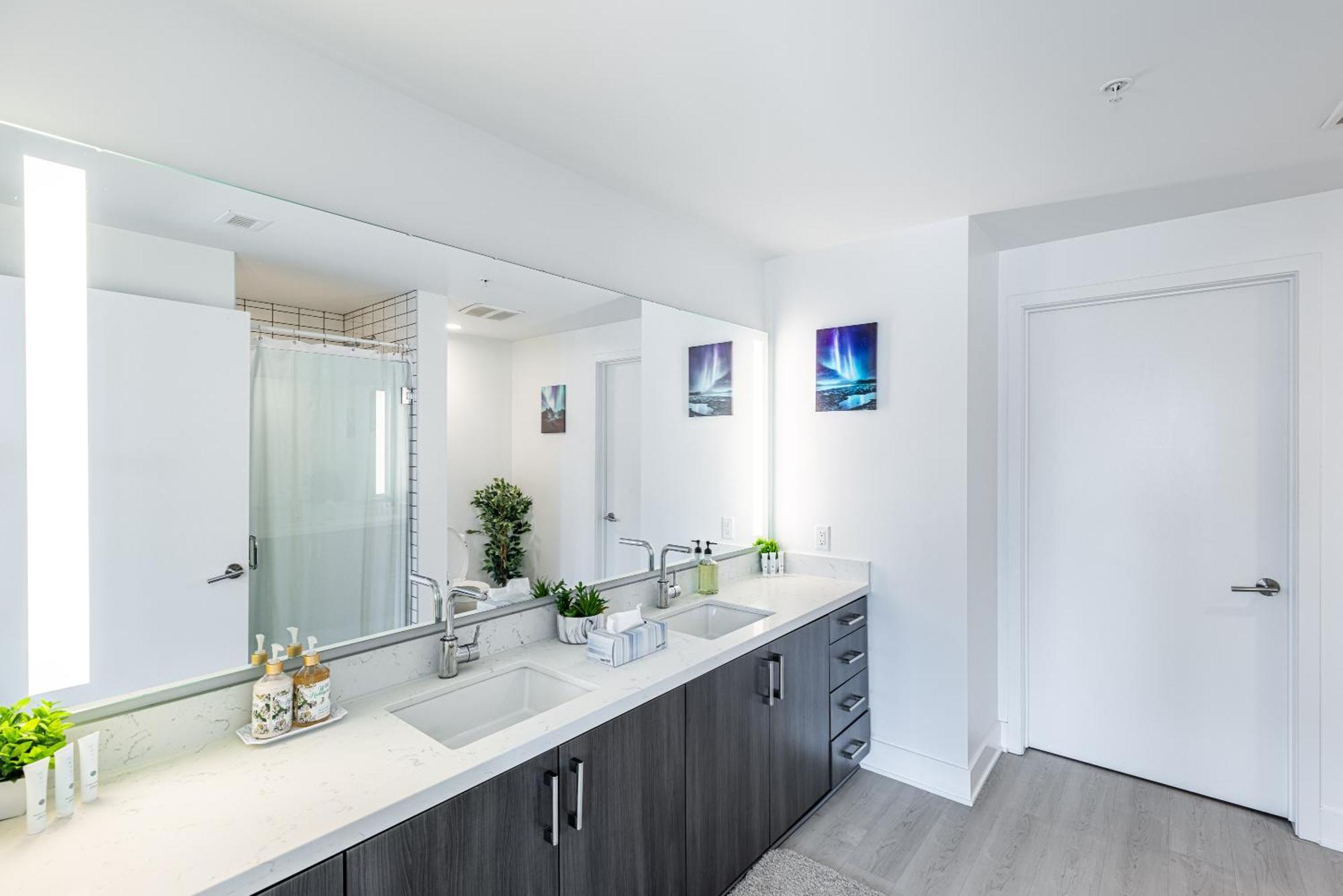 Floor 3 Bed 3 Bath Penthouse Living In Luxury Los Angeles