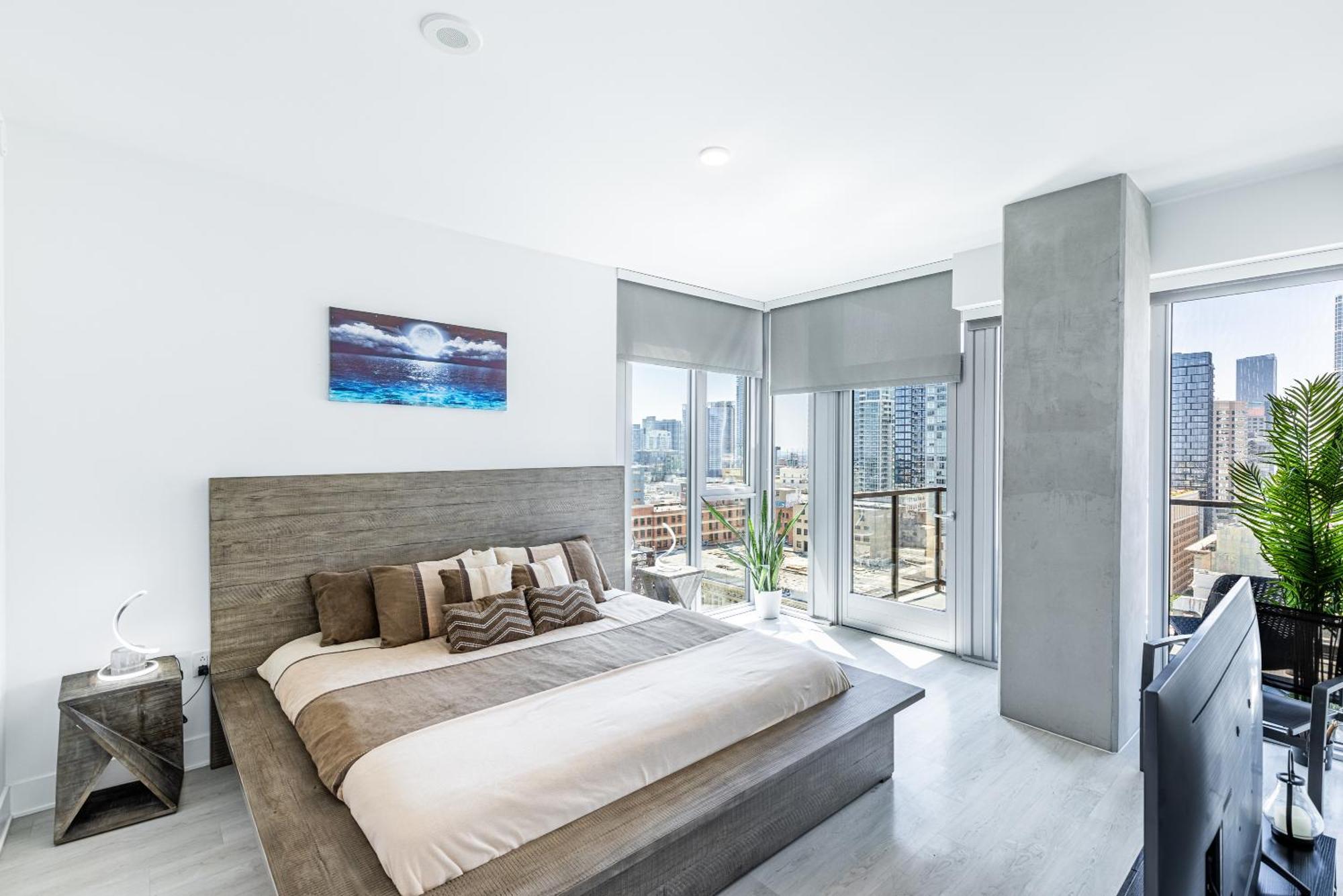 Floor 3 Bed 3 Bath Penthouse Living In Luxury Appartamento